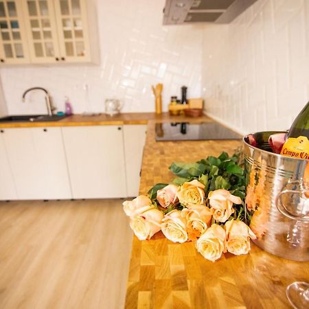 Naturalwood Apartment 日利纳 外观 照片